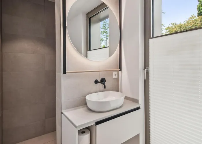 1 Bedroom Awesome In Tossens *